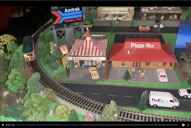 Featured image of post 2022 Piano Top Christmas Village